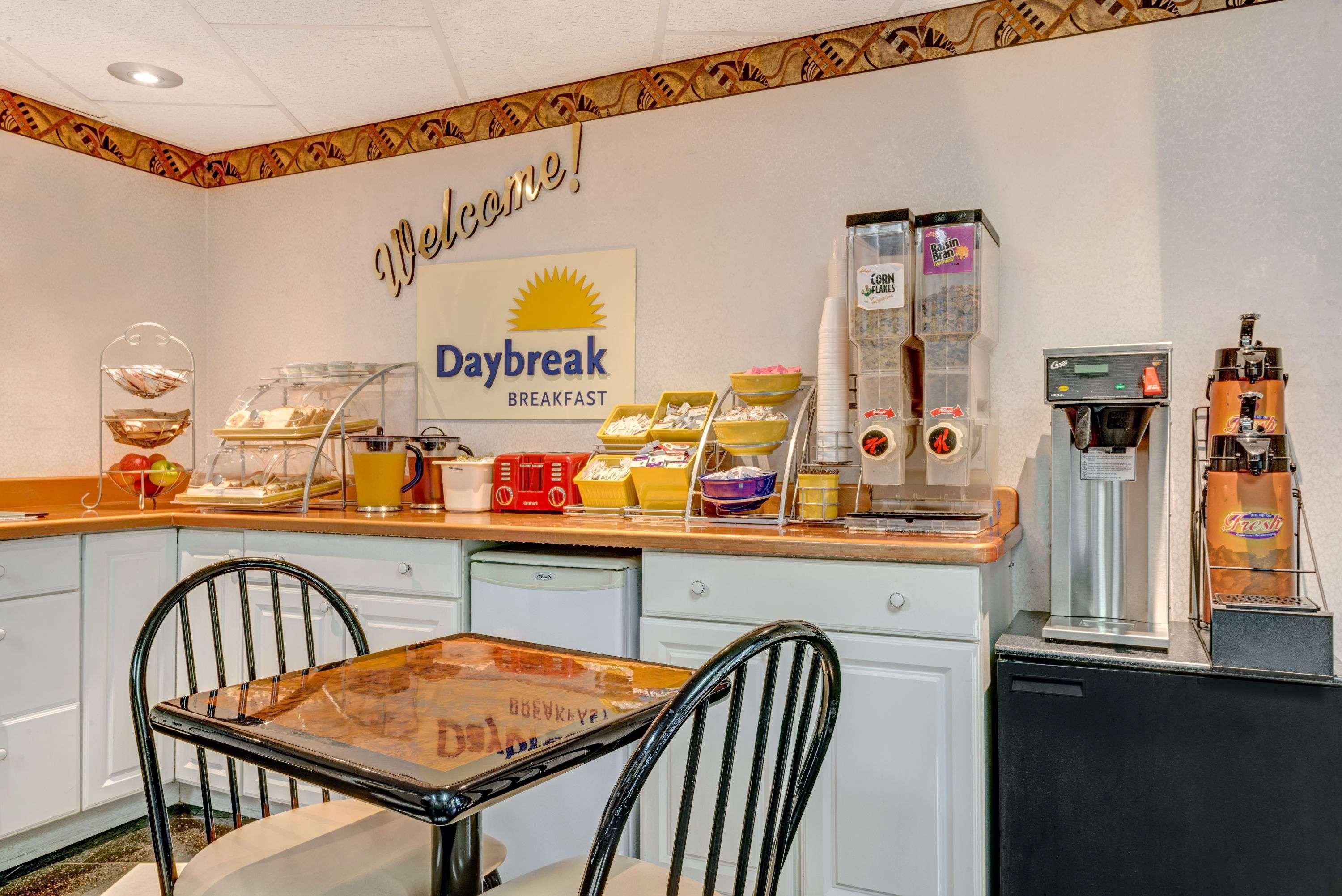 Days Inn By Wyndham Ridgefield Esterno foto