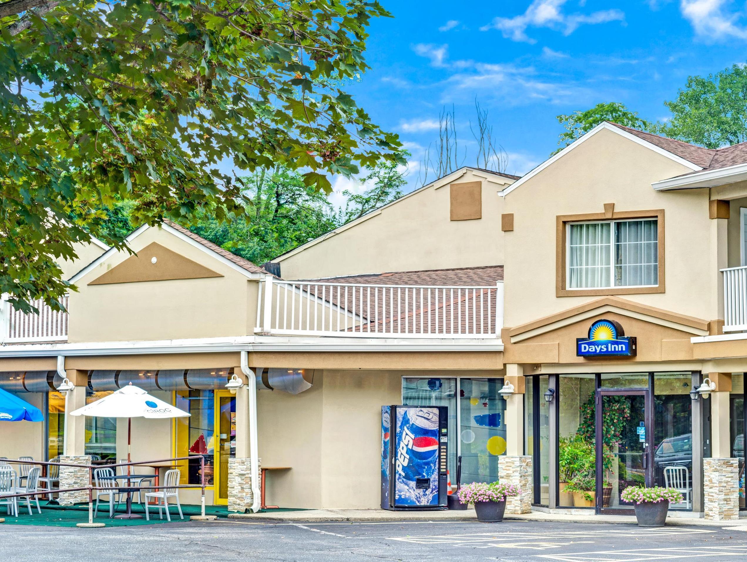 Days Inn By Wyndham Ridgefield Esterno foto
